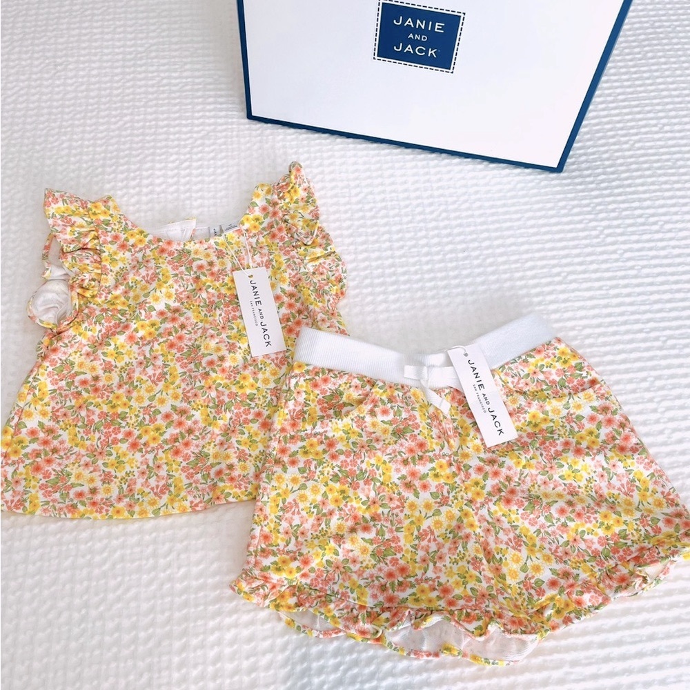 🌻Sale🌻 Janie and Jack Floral Baby Outfit - Picture 1 of 7
